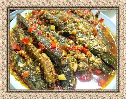 Spicy dry stir-fried loach