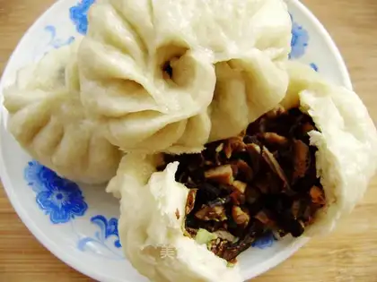 Zhen-mushroom pork bun