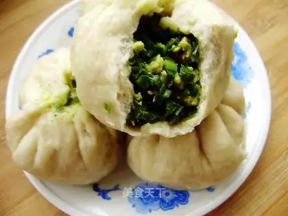 Leek egg bun