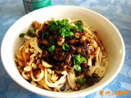 Yibin burning noodles