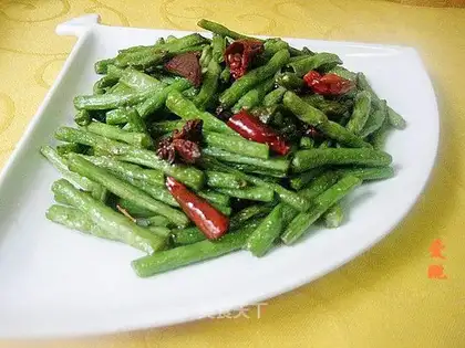 Dry stir-fried cowpeas