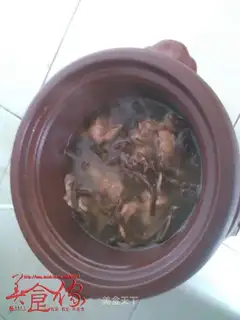 Tea tree mushroom and old duck soup