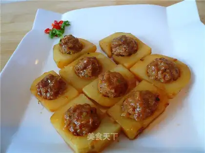 Steamed potato meatballs