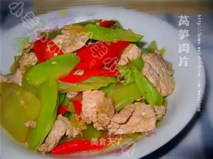 sliced lettuce