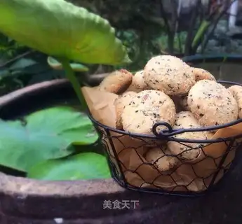 Almond sesame cake