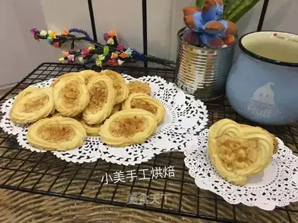 Roman shield cookies