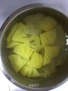 Silver ear pineapple
