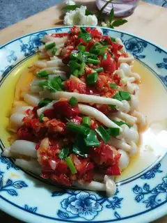 Pepper and platinum mushrooms