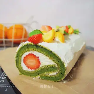 Five colours of tea and fruit cake rolls