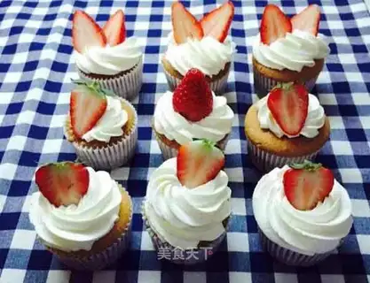 Strawberry cream cake