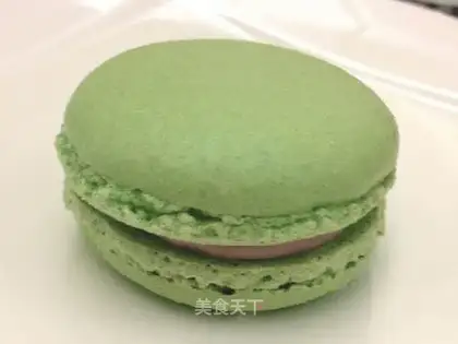 Green tea macaron