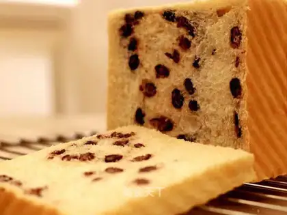 Red bean toast