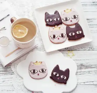 Cat cookies