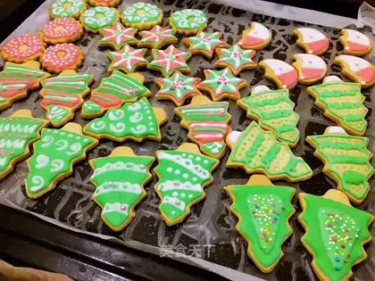 Christmas tree to sugar cookies