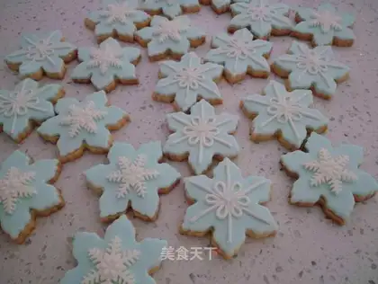 Rolling candy cookies