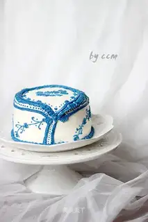 Flag robes, varnish cake