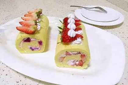 Strawberry roll