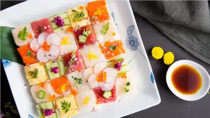 Sushi box