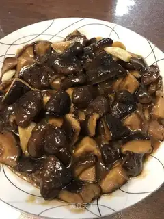 Plum mushrooms