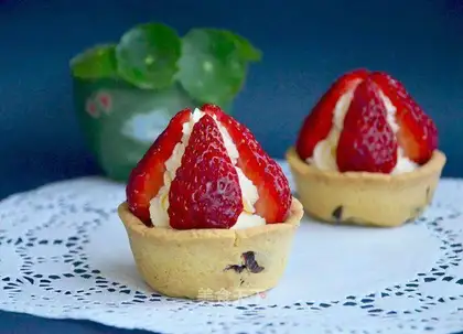 Cheese strawberry tower