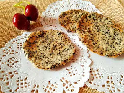 Black sesame pretzels