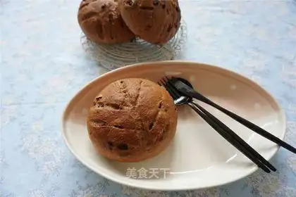 Black beer with hard bread