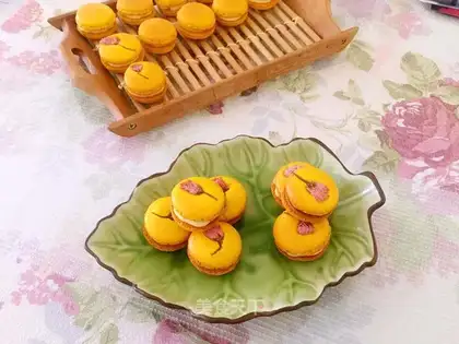 Sakura-French Macalon