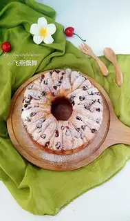 Smelting milk hands tore bread