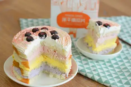 Sliced bread, rainbow fruit cake
