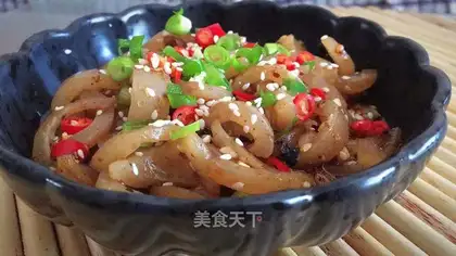 Spicy pig skin