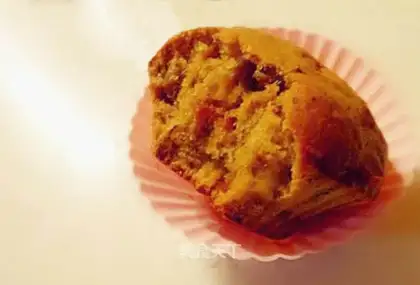 Black-sugar date cake