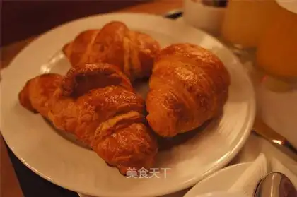 The croissant