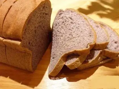 Black rice bread