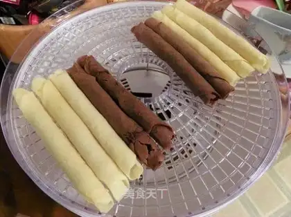 Vanilla chocolate egg rolls