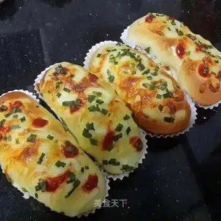 Onion cheese bread