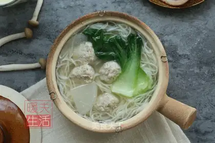 Meatball noodles