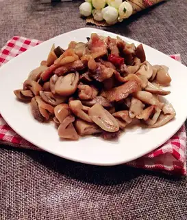 Straw mushroom fried meat