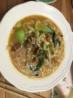 Tomato beef noodles