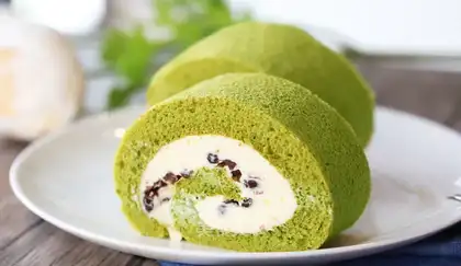 A tea and bean roll