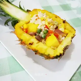 Pineapple rice
