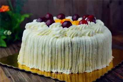 Double cream twirl cake