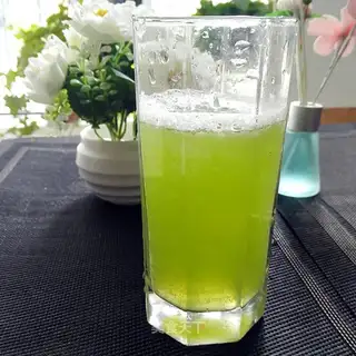 Pear cucumber juice