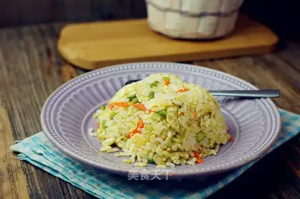 Garlic egg fried rice