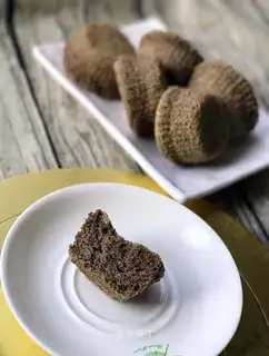 Black sesame cake