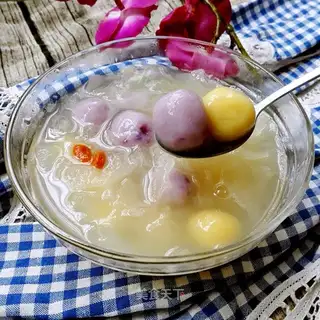 Colored rice soup
