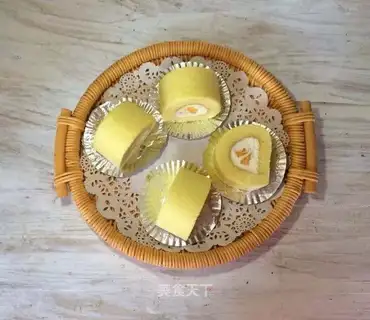 Mango cake rolls
