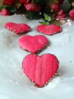 A heart-to-heart cookie