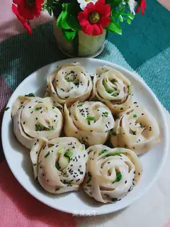 Rose fried dumplings