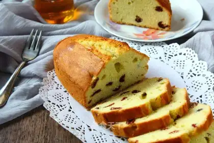 Cranberry pound cake