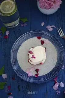 Rose mousse cake
